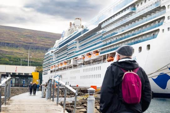 Thrilling 6-Hour Lake Myvatn & Godafoss Small Group Tour From Husavik Port