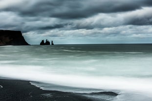 Tocht naar Zuid-IJsland | Watervallen, Gletsjer & Zwart Zandstrand per Minibus