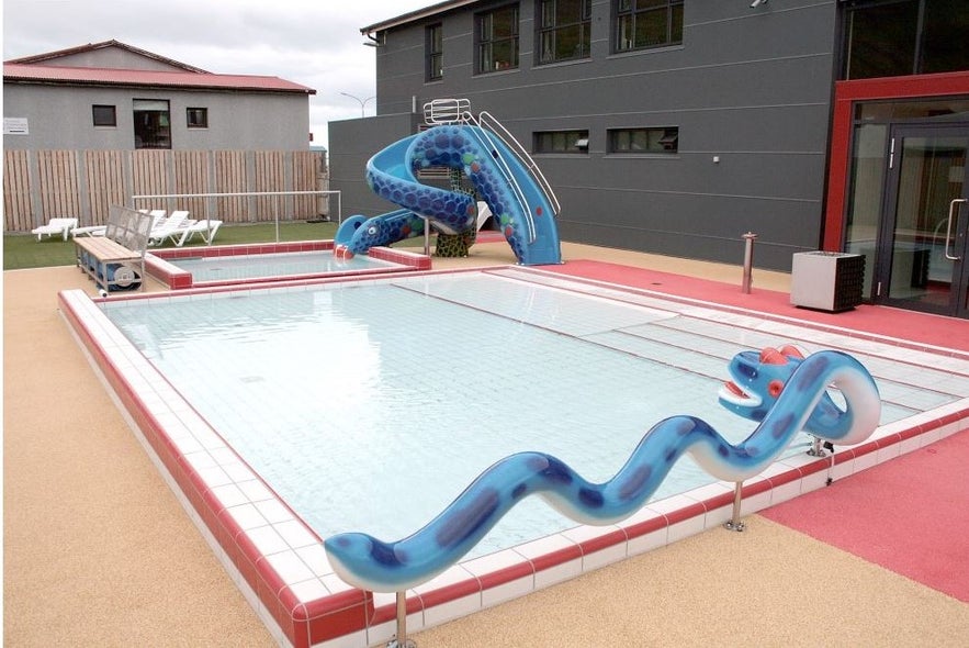 A pool for little ones to play in at Olafsvik pool