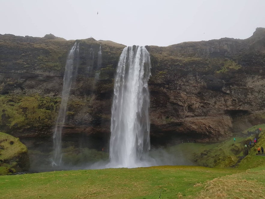 Seljalandsfoss an der Südküste Islands