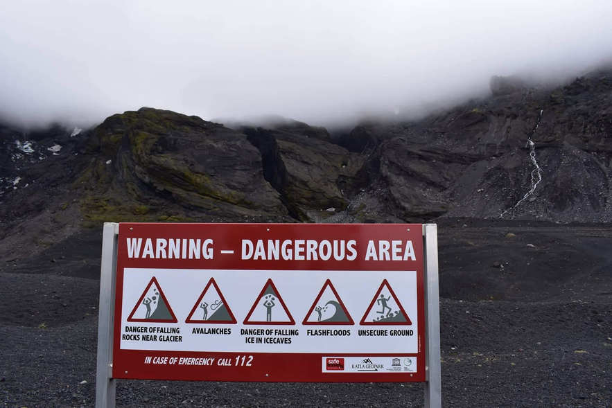 Warntafel beim Gigjökull.