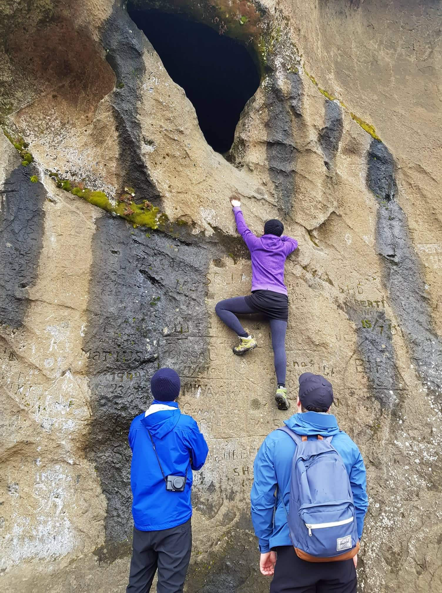 Snorrariki Höhle auf der Wanderung in Thorsmörk.