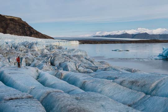Small Group 6-Hour Glacier Hike, Jeep and Boat Tour in Fjallsjokull