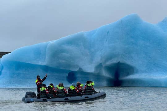 Small Group 6-Hour Glacier Hike, Jeep and Boat Tour in Fjallsjokull