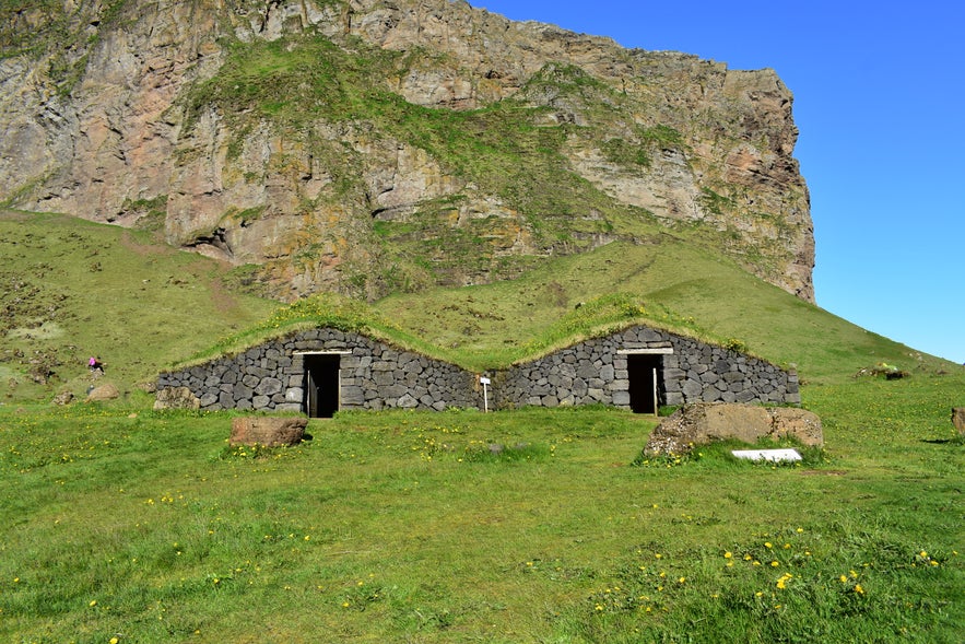 Herjolfurdalur Grassodenhof auf den Westmännerinseln.