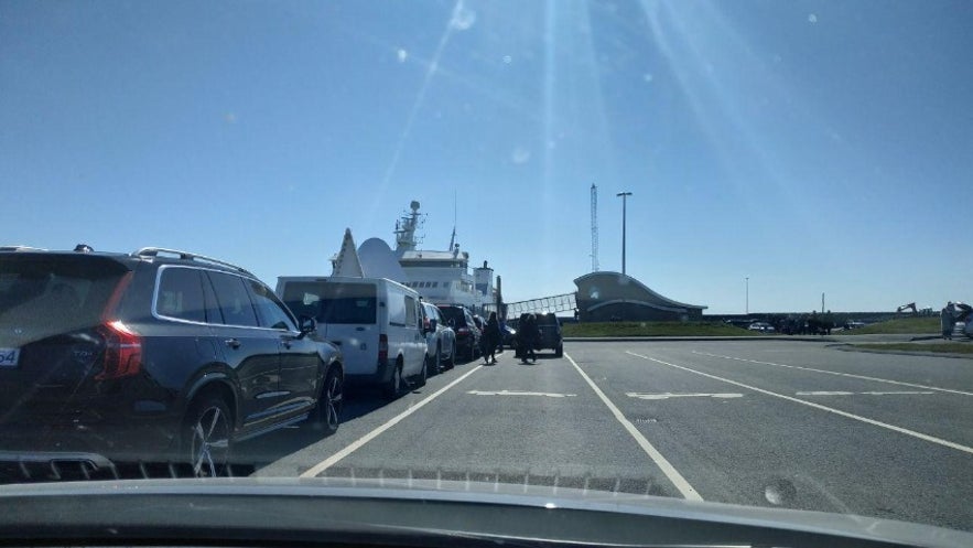 Esperando para entrar al ferry