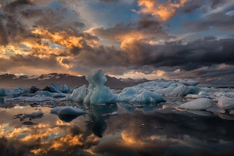 Private South Coast and Jokulsarlon Glacier Lagoon Tour from Reykjavik