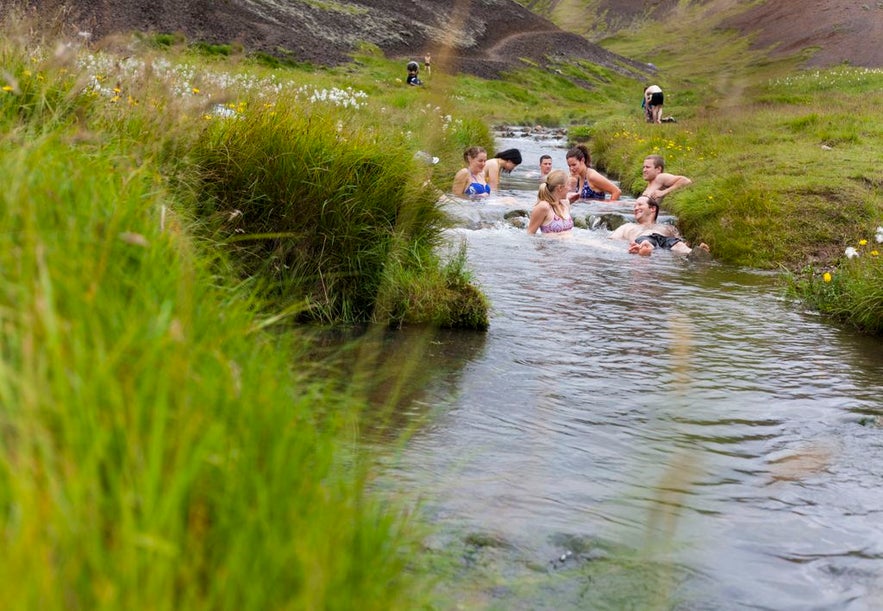 Rivière de Reykjadalur vers Reykjavik