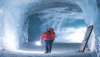 深入冰川冰洞旅行团 | 观赏熔岩瀑布（Hraunfossar），雷克雅未克出发