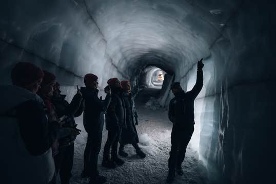 深入冰川冰洞旅行团 | 观赏熔岩瀑布(Hraunfossar),雷克雅未克出发