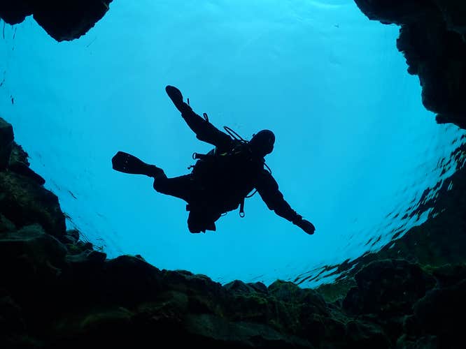 6-godzinna wycieczka nurkowa w Silfrze z Reykjaviku