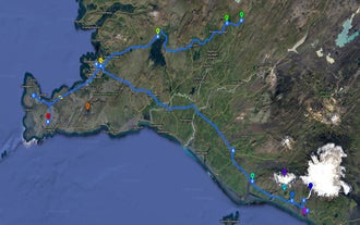 Itinerario de este Paquete de 4 Días de Aventura por el Círculo Dorado y la Costa Sur, que incluye motos de nieve y ruta de senderismo glaciar.