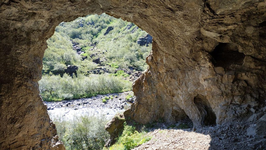 La cueva de Pvottahellir