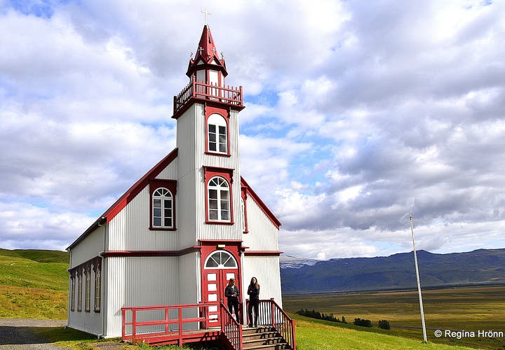 The beautiful Fljótshlíð in South-Iceland - Gluggafoss and Gunnar at Hlíðarendi