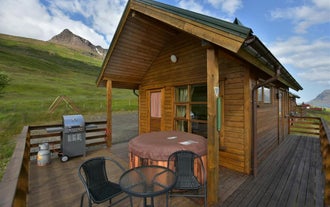 索尔布雷卡旅馆及度假屋 | Solbrekka Guesthouse and Holiday Homes