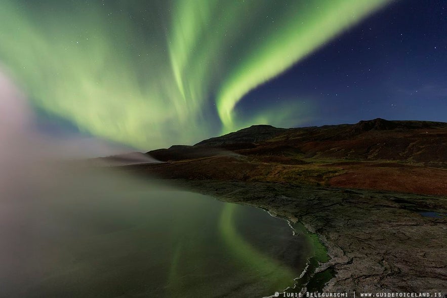 The fog of the lake creates a mystic atmosphere for this stunning photograph of the Northern Lights.