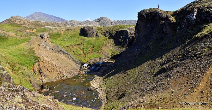 Hiking to Tröllafoss