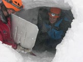 ESPELEOLOGÍA A LA CUEVA DE LAVA LEIDARENDI Y PASEO A CABALLO 