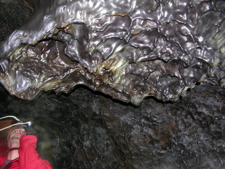 ESPELEOLOGÍA A LA CUEVA DE LAVA LEIDARENDI Y PASEO A CABALLO 