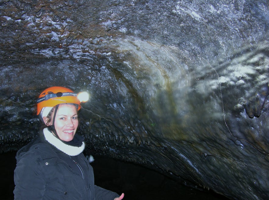 ESPELEOLOGÍA A LA CUEVA DE LAVA LEIDARENDI Y PASEO A CABALLO 