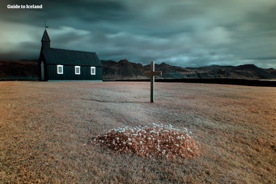 Det ligger vackra och unika kyrkor på Snæfellsnes