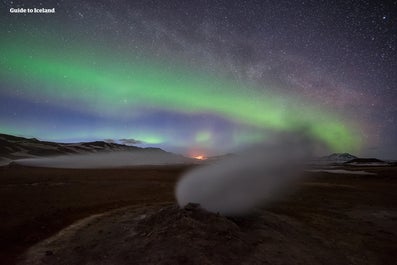 På kvällen under vintern på Island finns det gott om chanser att få se norrskenet