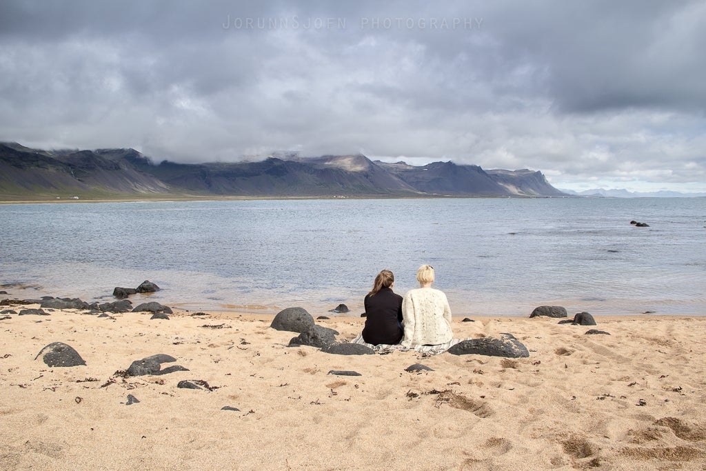 Picnic at the white beach Búðir