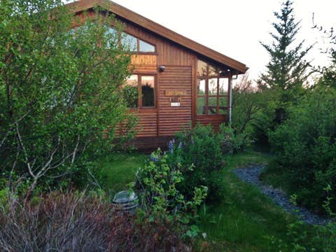 Beautiful and Cosy Holt Cottage with Hot Tub Near Borgarnes