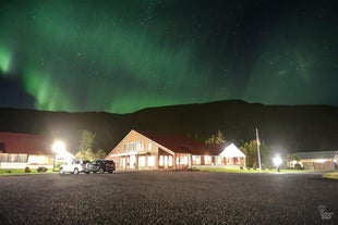 Ночью над Hotel Katla бывает изумительное северное сияние.