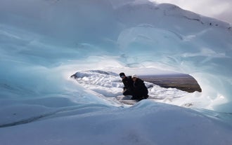 Ruta Glaciar Guiada de 3 h en Grupo Reducido en el Glaciar Falljokull con Traslado desde Skaftafell