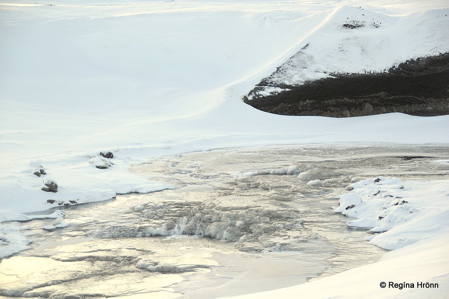 Langjökull glaicer ice cave - river by the cave