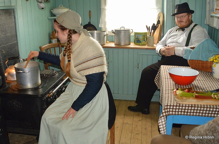 Staff in traditional clothing in Árbæjarsafn museum