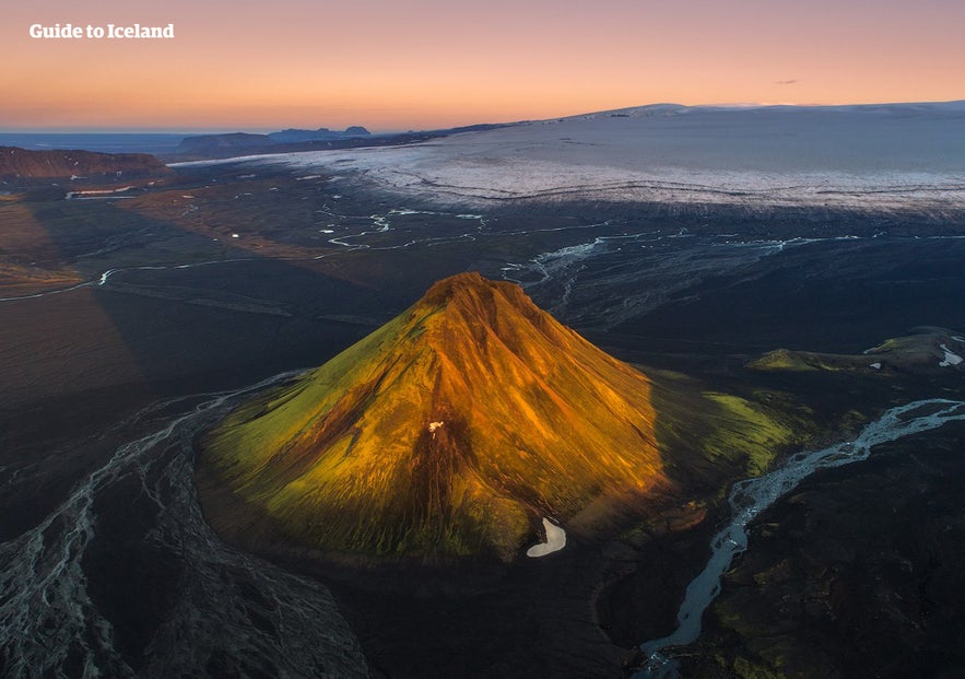M&aelig;lifell is volcano in Iceland's southern highlands.
