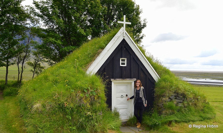 Núpsstaðakirkja turf church