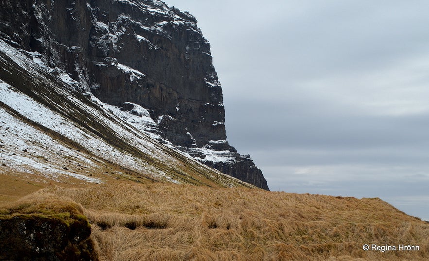 The turf outhouse by Mt. Lómagnúpur The turf outhouse by Mt. Lómagnúpur
