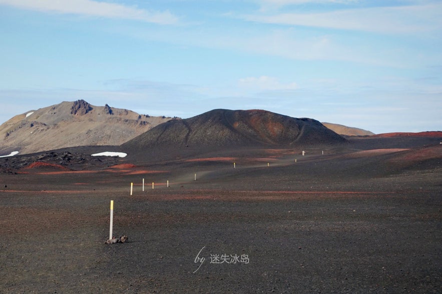 通往阿斯基亚火山的路