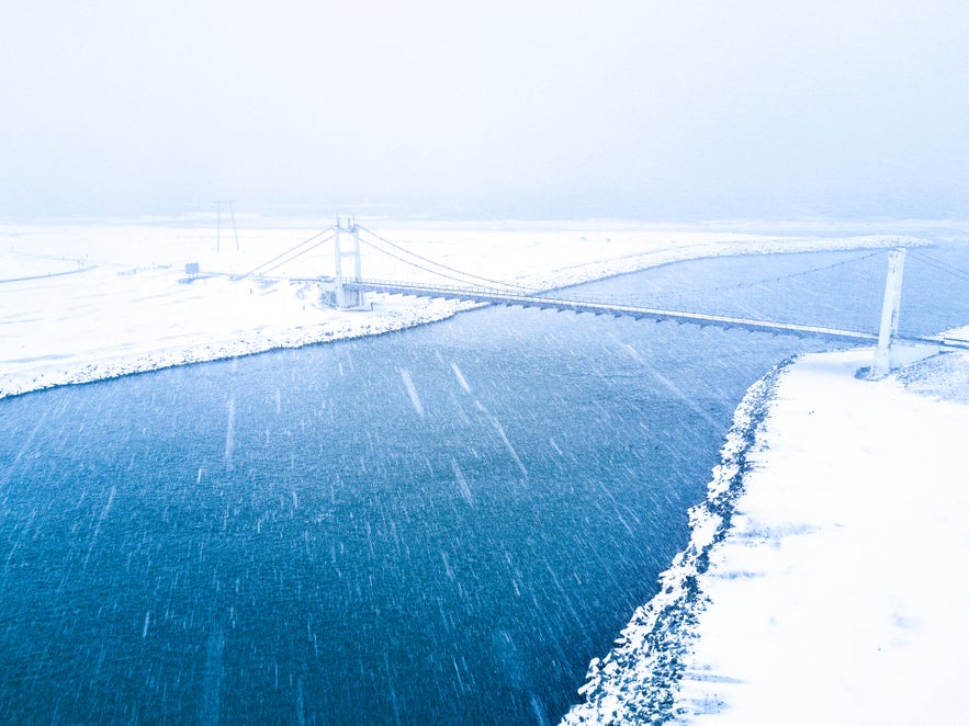 風雪中的冬季冰島