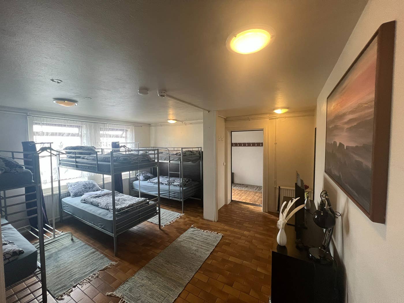 There's also a six-person room with bunk beds at Fisherinn - Hostel and Cultural Center.