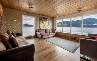 The Crib - Extraordinary Art & Nature Retreat