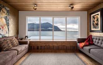 The Crib - Extraordinary Art & Nature Retreat