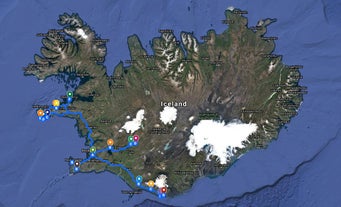Una mappa del percorso del tour in autonomia con auto a noleggio invernale di 6 giorni in Islanda.