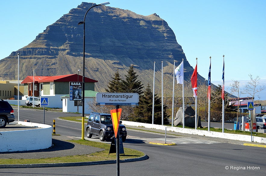 Mt. Kirkjufell as seen from Grundarfjörður town