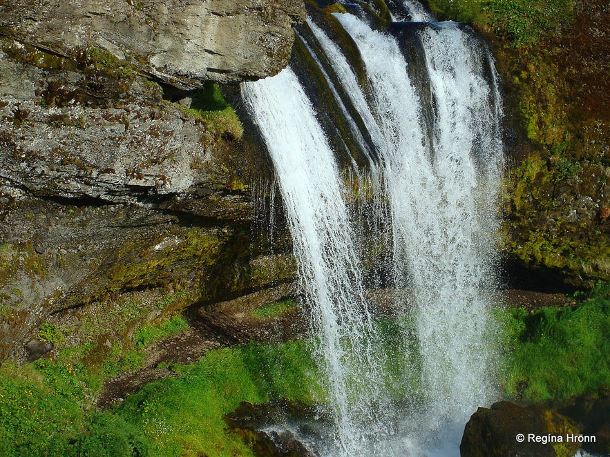 Waterfalls in Fossá river on the Vatnaleið route