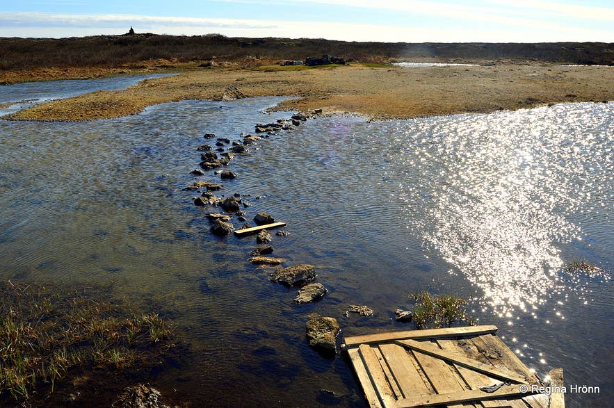 Stepping stones across the shallow stream on the walk to the Landbrotalaug Hot Spring.