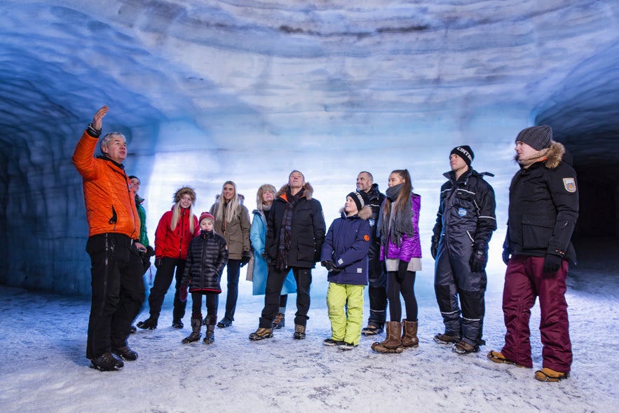 intérieur d'un glacier en Islande