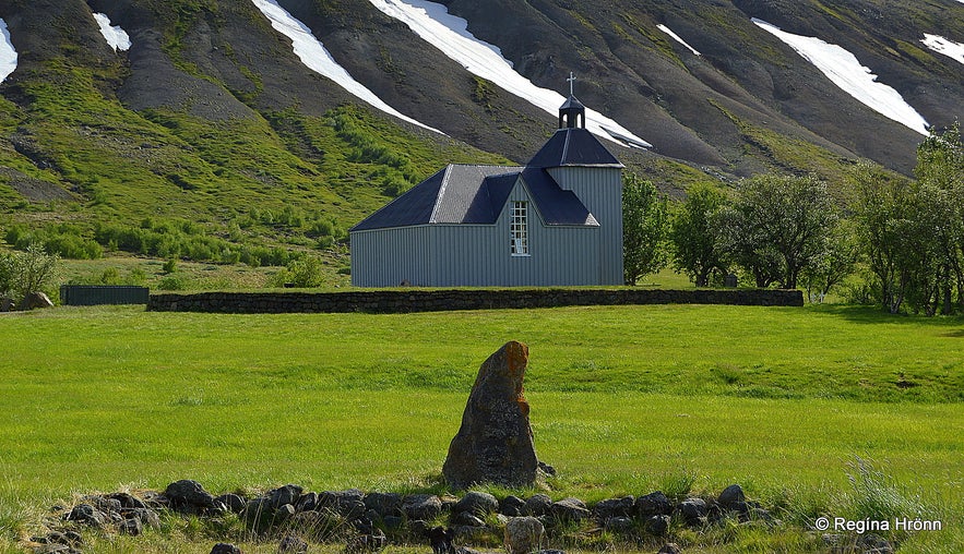 Húsafellskirkja church and Draugarétt where Snorri would get rid of the 18 ghosts!