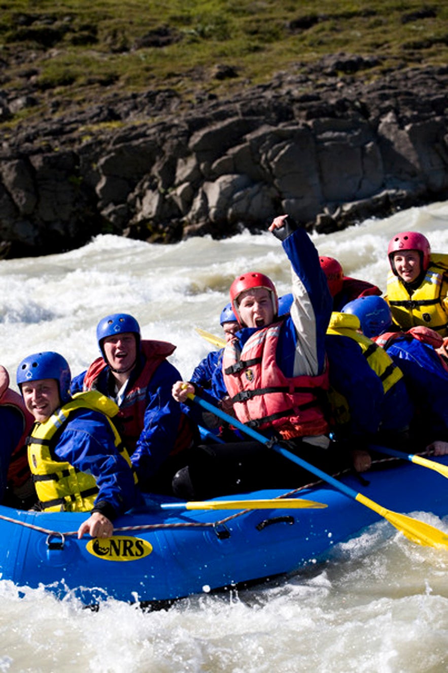 RAFTING EN EL RÍO GLACIAR HVÍTA (RÍO BLANCO)