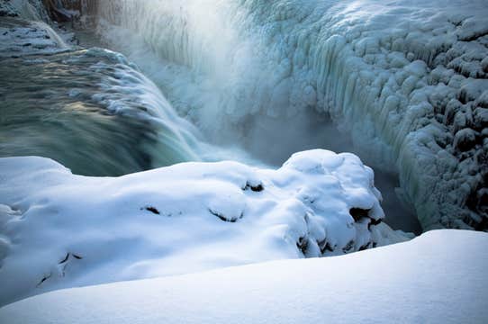 Unforgettable 5-Day Sightseeing Winter Tour of the West and South with Ice Caving and Glacier Hiking