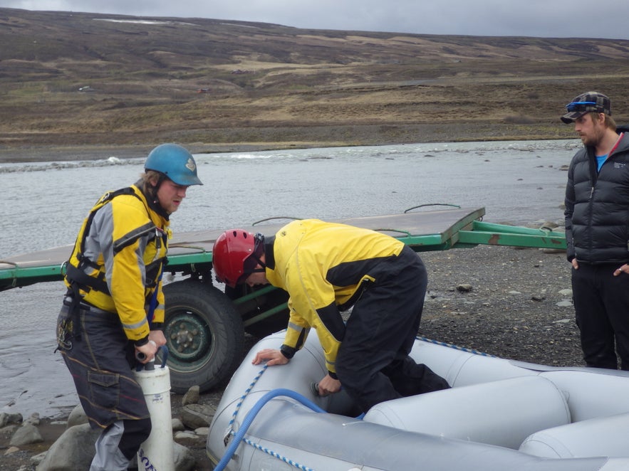 RAFTING EN EL RÍO GLACIAR HVÍTA (RÍO BLANCO)