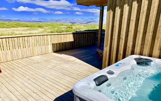 Borgarnes Luxury Cottage With Hot Tub